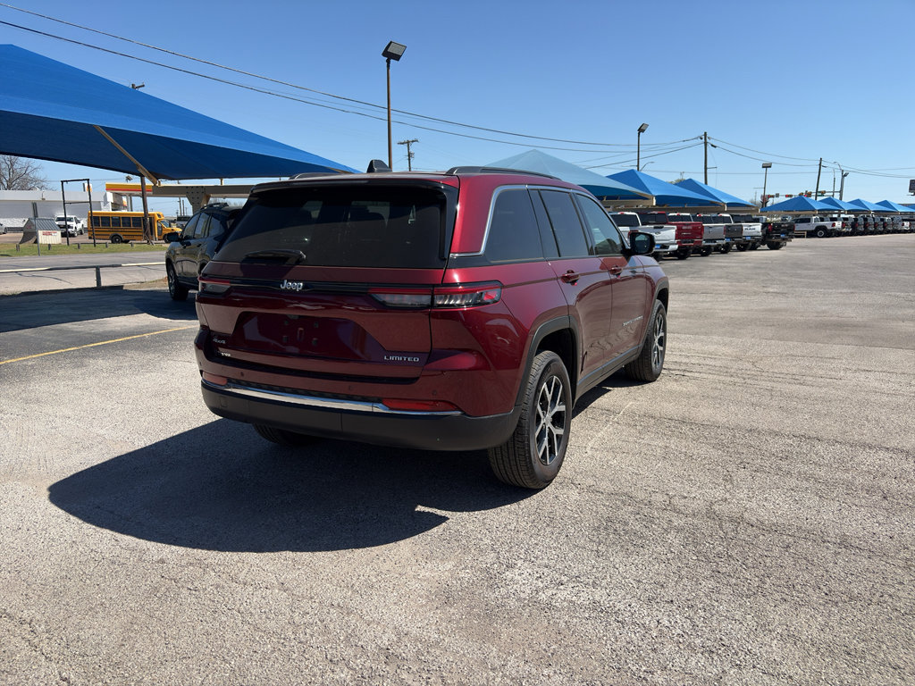 Used 2024 Jeep Grand Cherokee Limited w/ Trailer Tow Package image 5