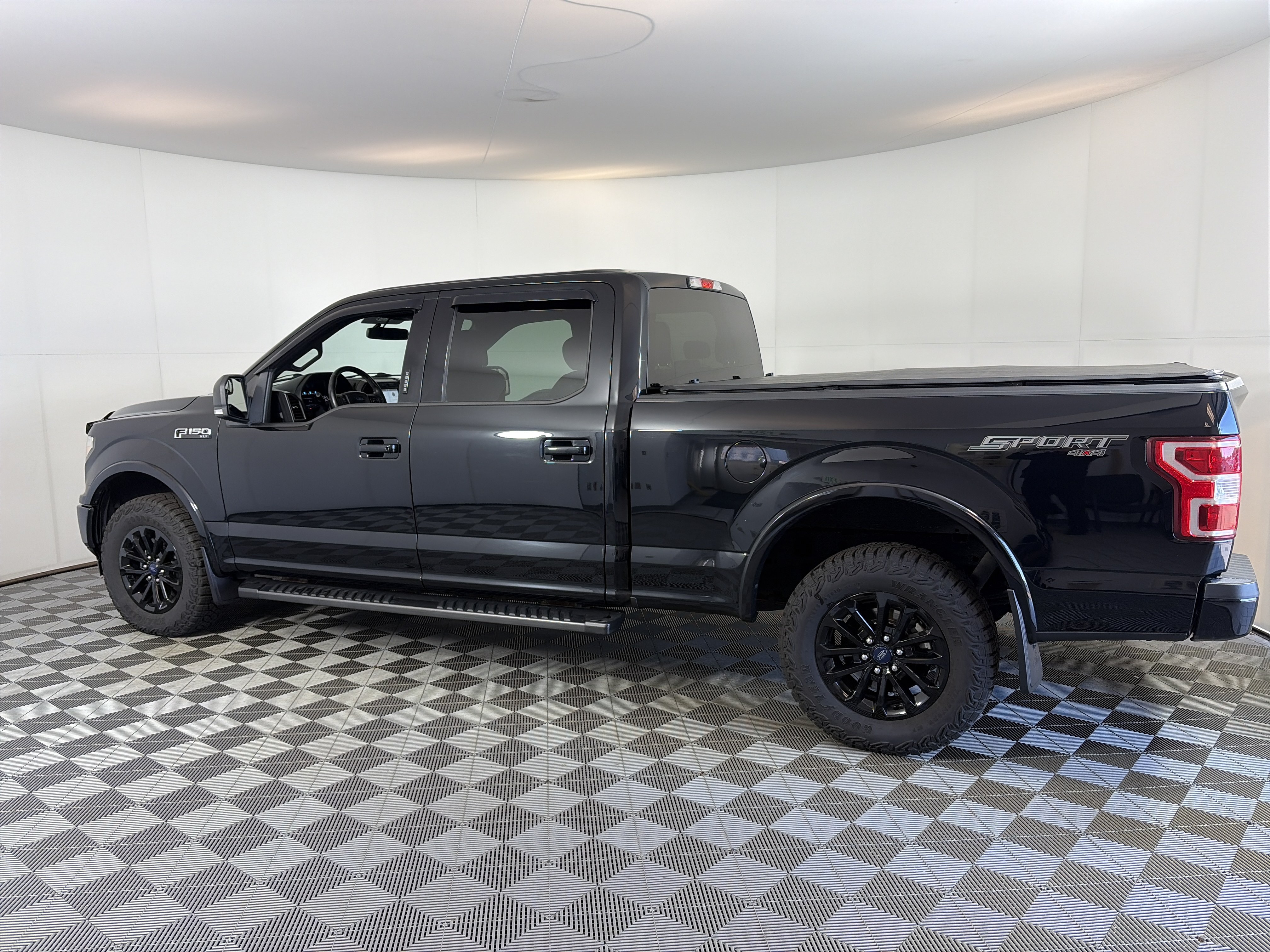 Used 2018 Ford F150 XLT w/ Equipment Group 301A Mid AWD/4WD image 8