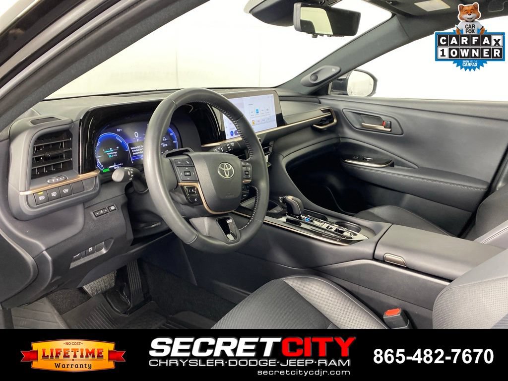 Used 2025 Toyota Crown Signia w/ Advanced Technology Package AWD/4WD image 11