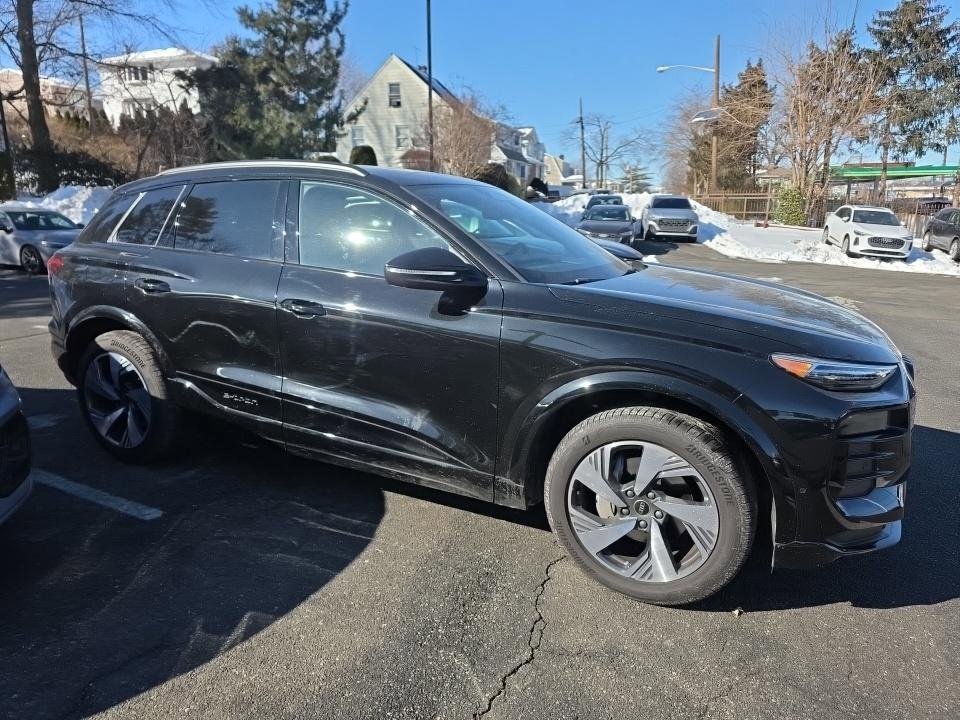 Used 2025 Audi Q6 e-tron Premium Plus w/ Premium Plus image 14