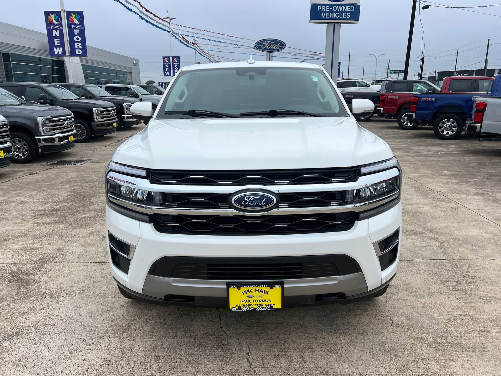 Used 2023 Ford Expedition Limited AWD/4WD image 8