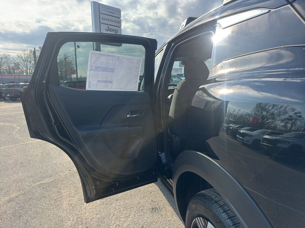 New 2026 Nissan Kicks SV w/ Charging Package image 20