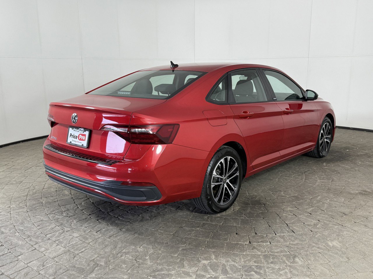Used 2024 Volkswagen Jetta Sport image 9