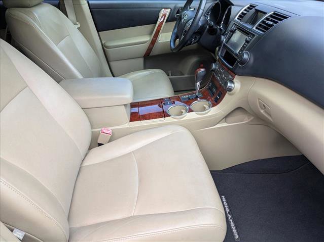 Used 2013 Toyota Highlander Limited image 21
