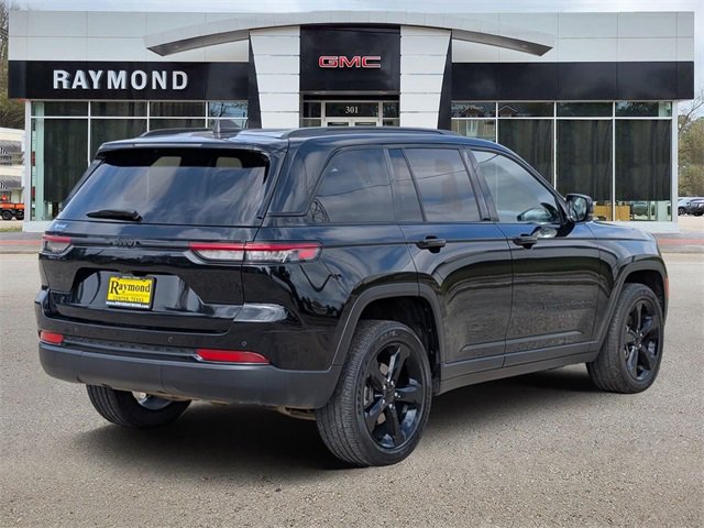 Used 2024 Jeep Grand Cherokee Altitude image 4