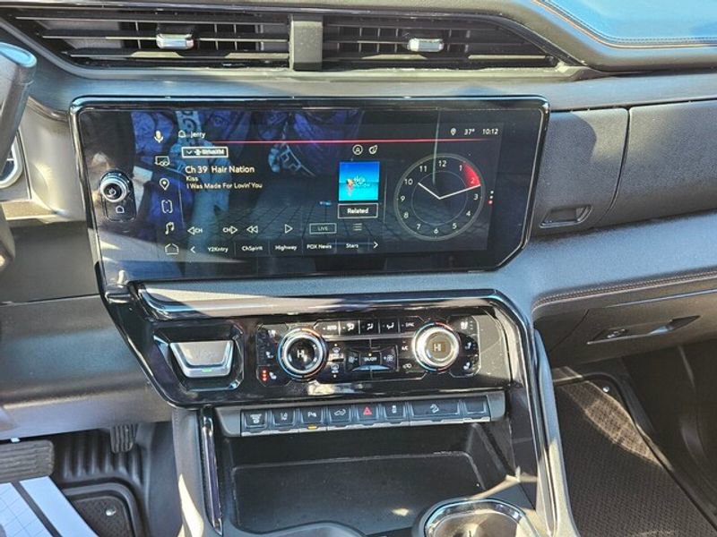 Used 2024 GMC Sierra 2500 AT4 w/ AT4 Premium Plus Package image 18