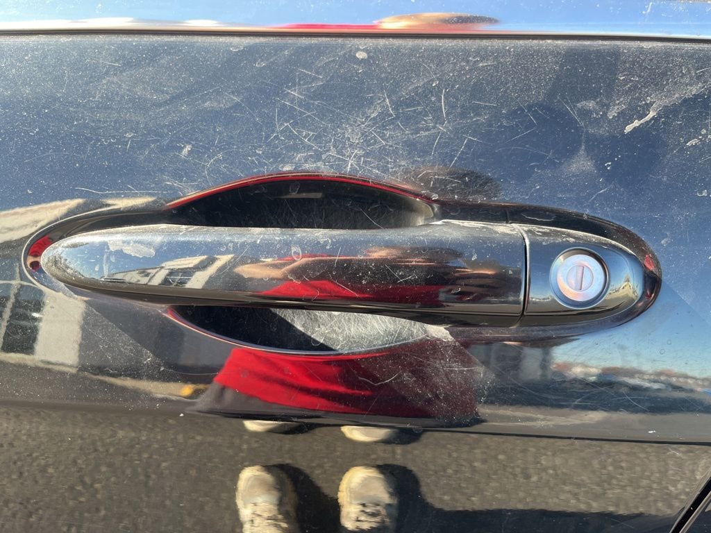 Used 2019 Jeep Cherokee Latitude w/ Popular Appearance Group image 17