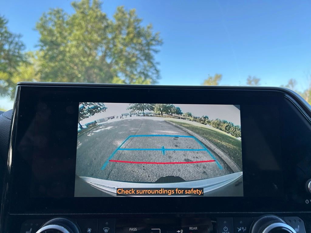 Used 2024 Toyota Highlander XLE image 24