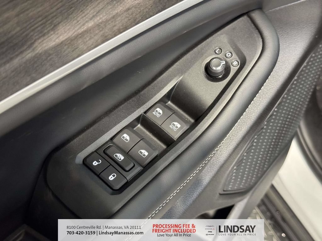 New 2026 Jeep Grand Cherokee Altitude AWD/4WD image 28