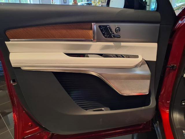 New 2026 Cadillac Vistiq Luxury AWD/4WD image 13