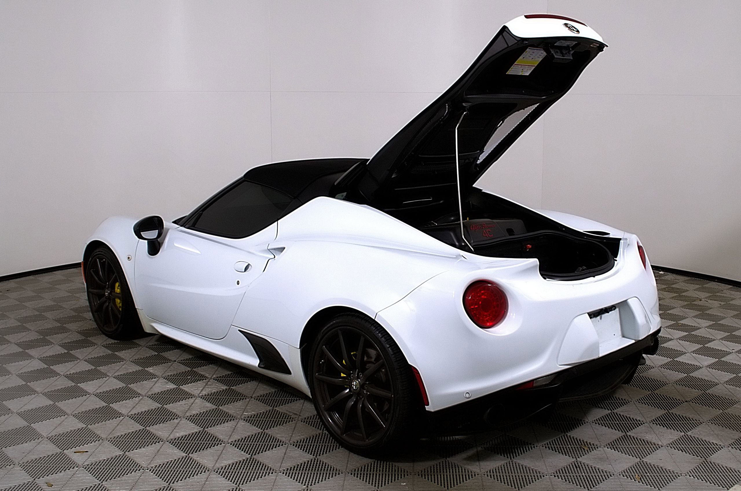 Used 2015 Alfa Romeo 4C Spider w/ Spider Track Package image 10