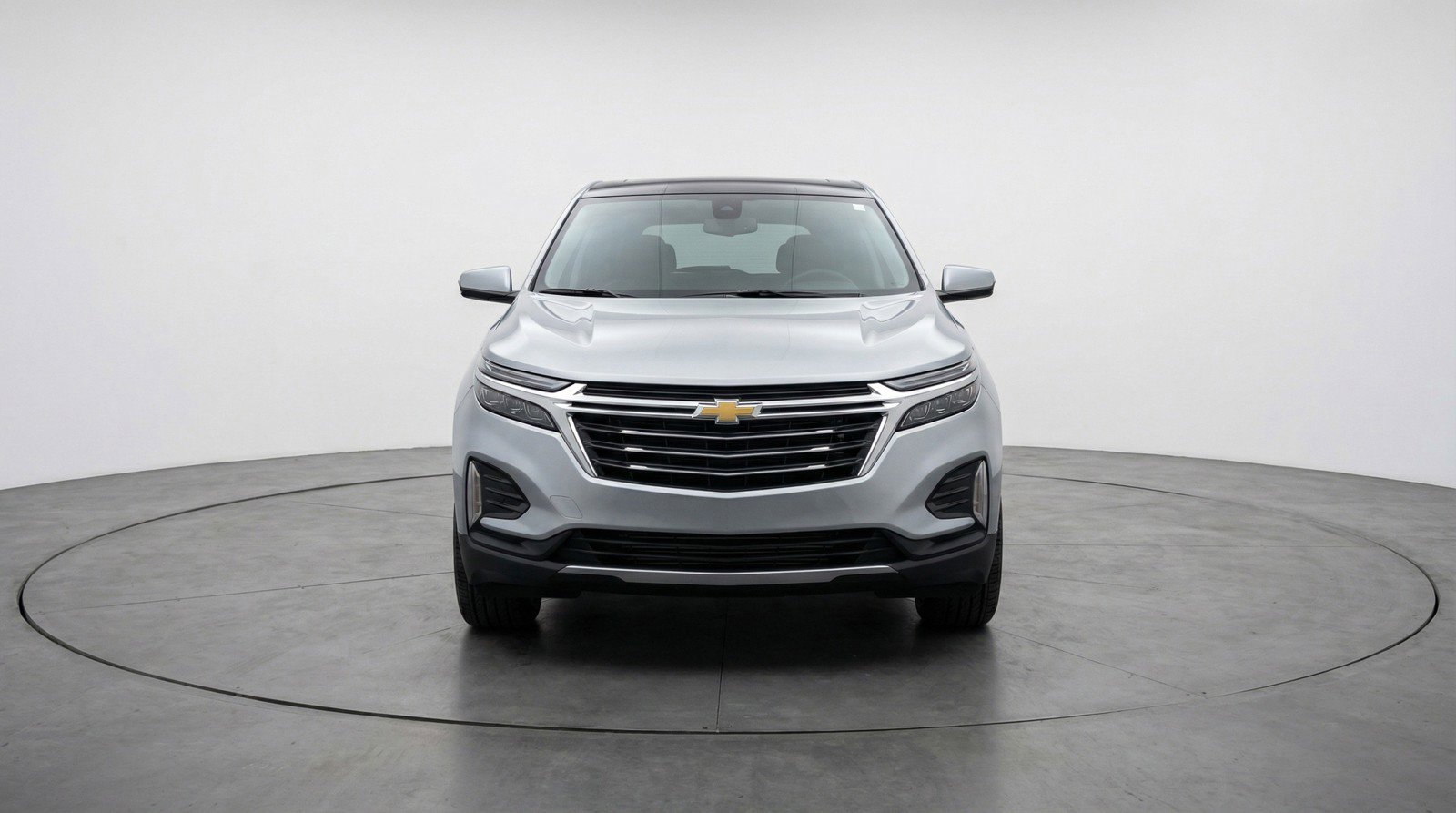 Used 2025 Chevrolet Equinox LT image 2