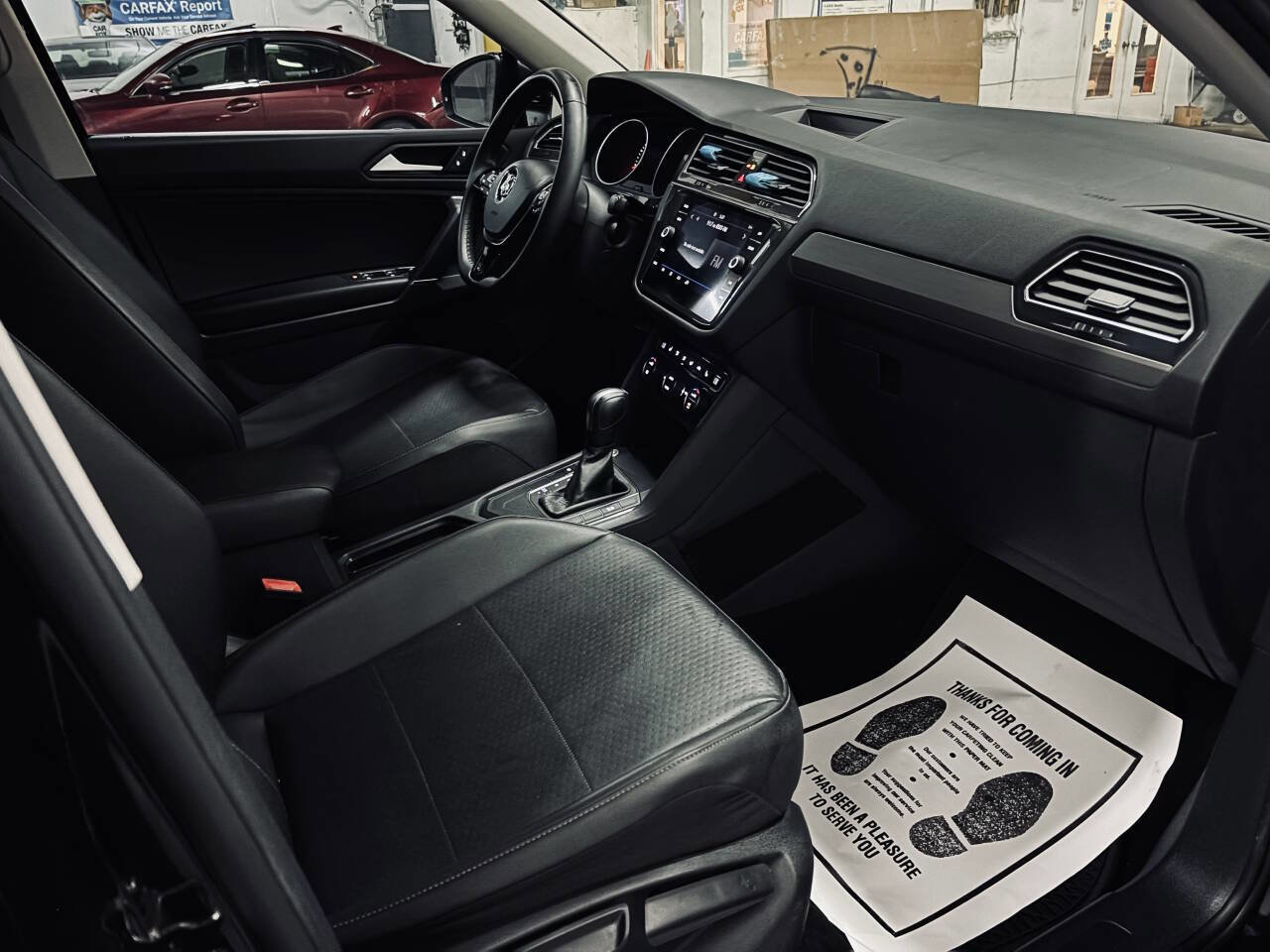Used 2020 Volkswagen Tiguan SE image 24
