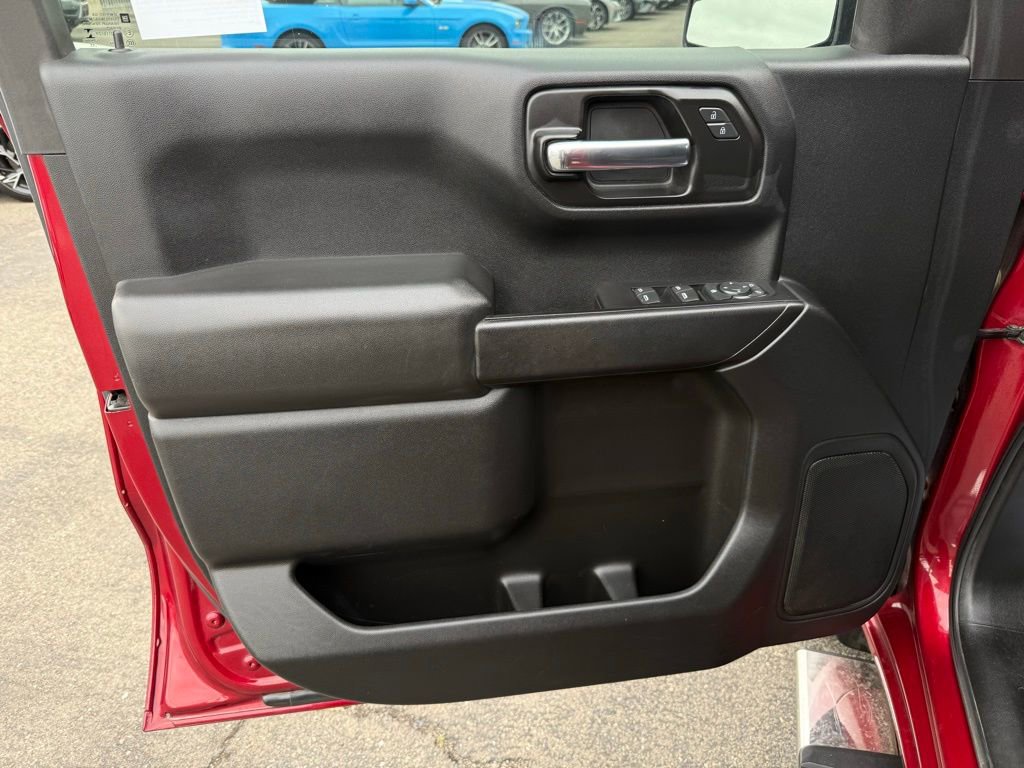 Used 2020 Chevrolet Silverado 1500 Custom w/ Custom Value Package image 17
