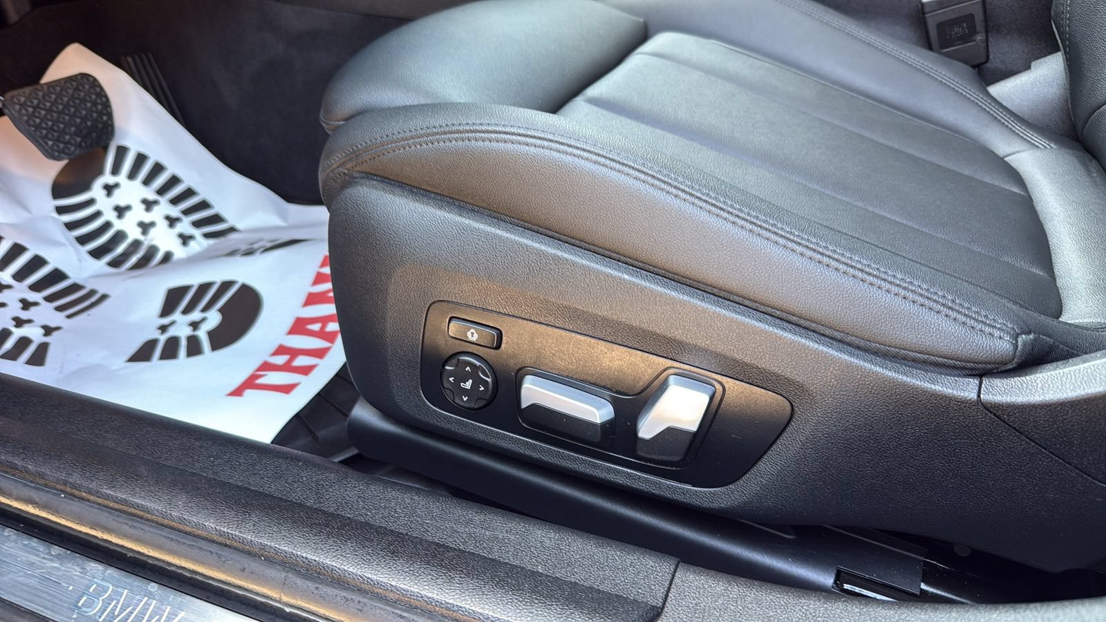 Used 2021 BMW 330i xDrive Sedan AWD/4WD image 8
