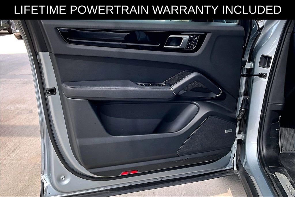 Used 2022 Porsche Cayenne S image 17
