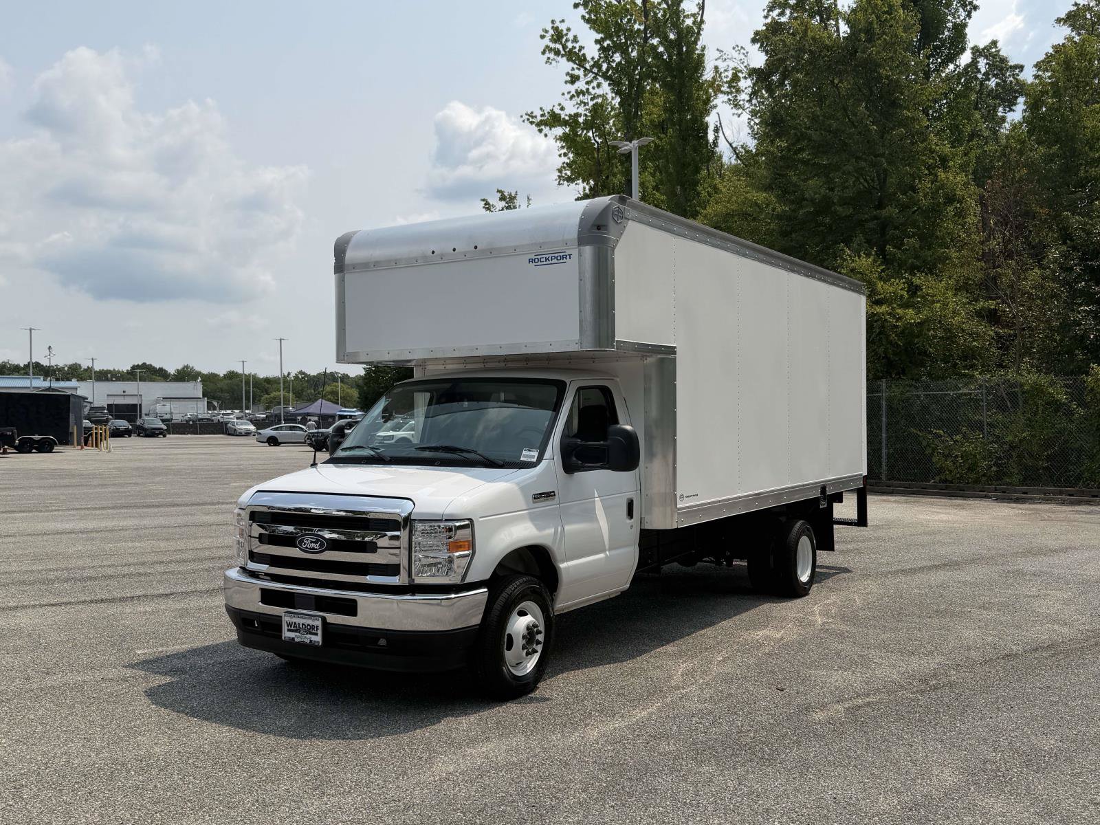 New 2027 Ford E-450 and Econoline 450 Super Duty w/ Power Equipment Group RWD image 5