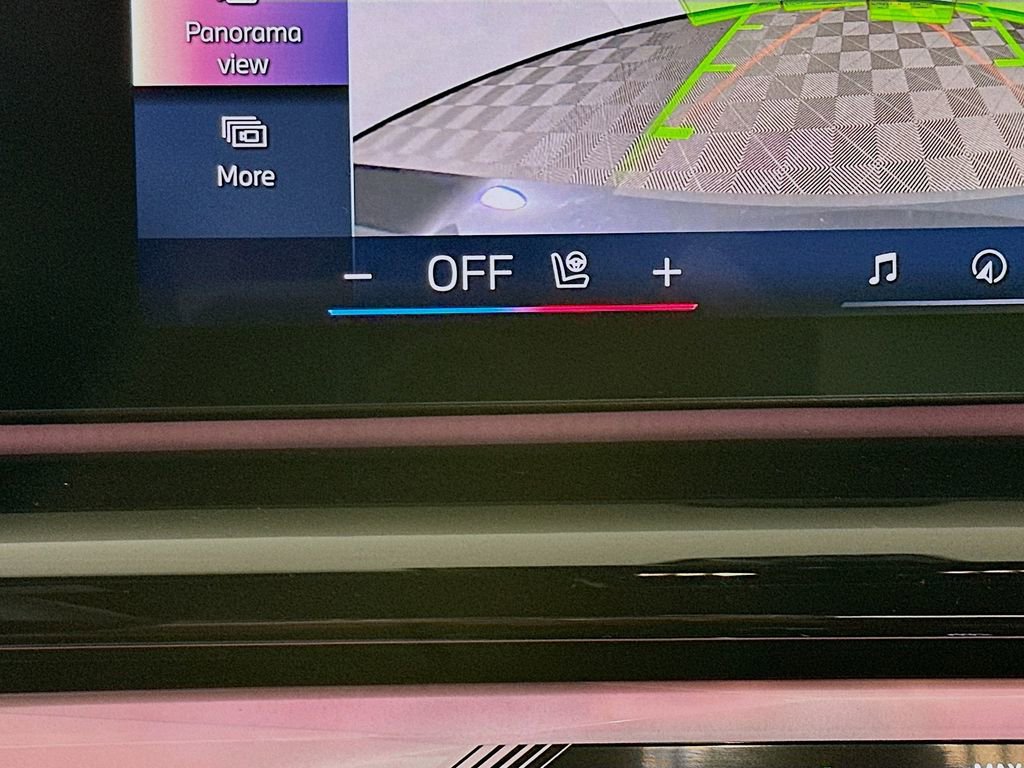 New 2026 BMW 550e xDrive w/ Executive Package image 27