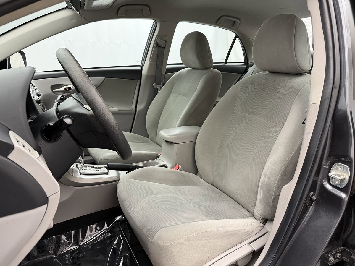 Used 2011 Toyota Corolla LE FWD image 9