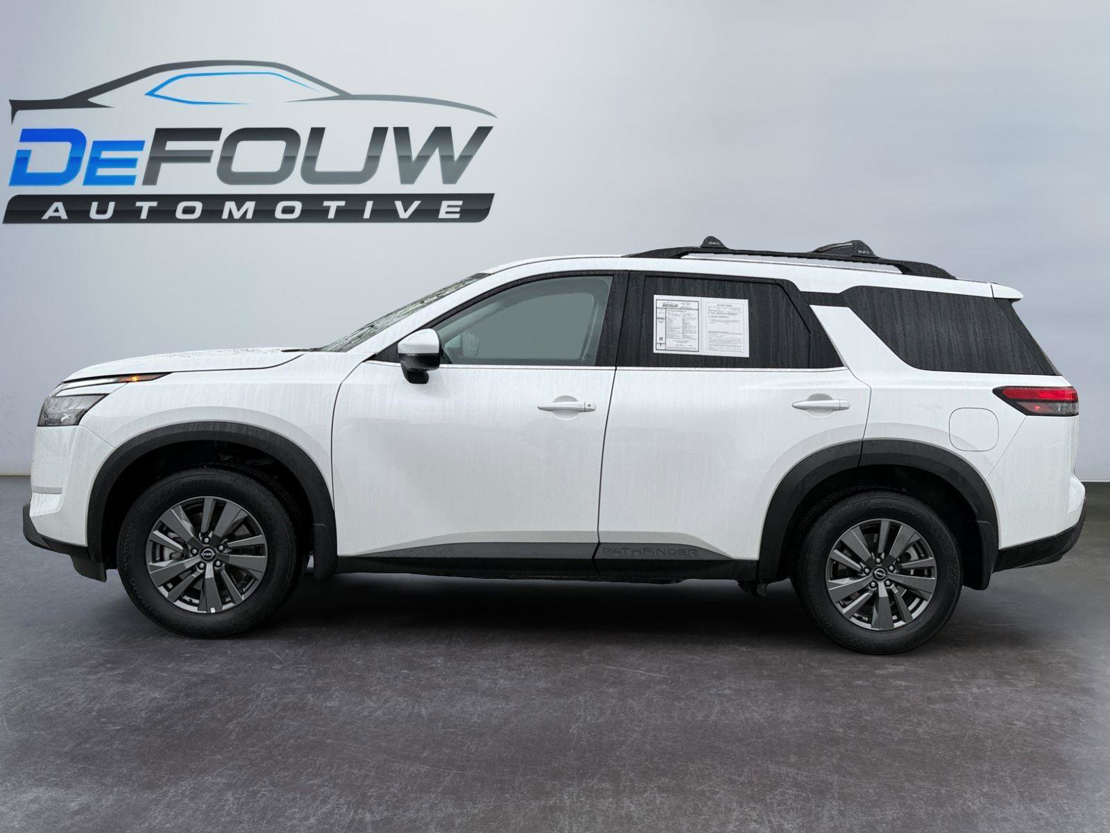 Used 2025 Nissan Pathfinder SV w/ Cargo Package image 6