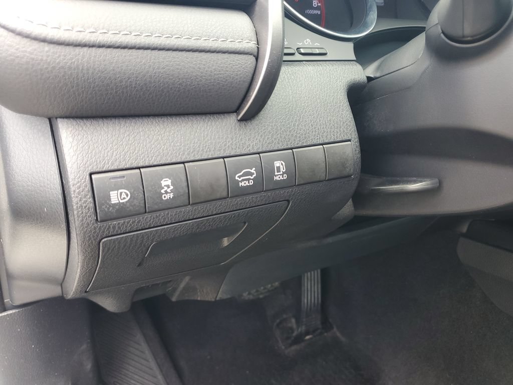 Used 2020 Toyota Camry XSE FWD image 25