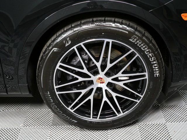 New 2026 Porsche Cayenne Coupe image 40