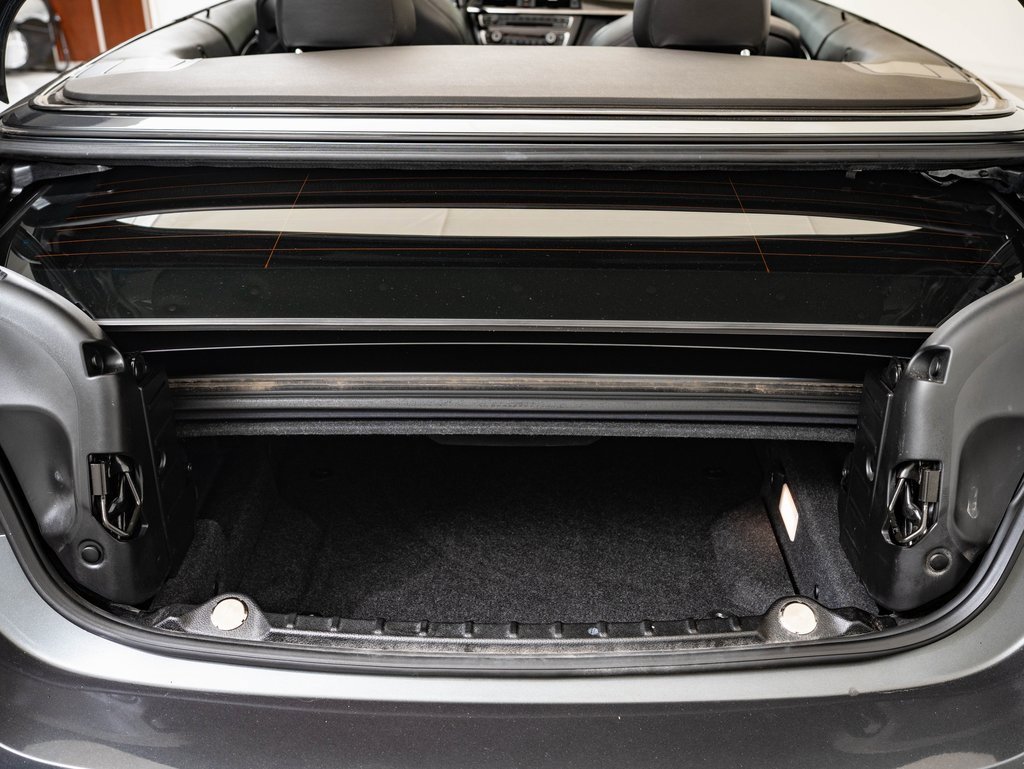 Used 2015 BMW M4 Convertible image 20