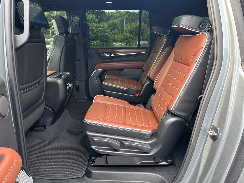 Used 2023 GMC Yukon XL Denali Ultimate AWD/4WD image 27