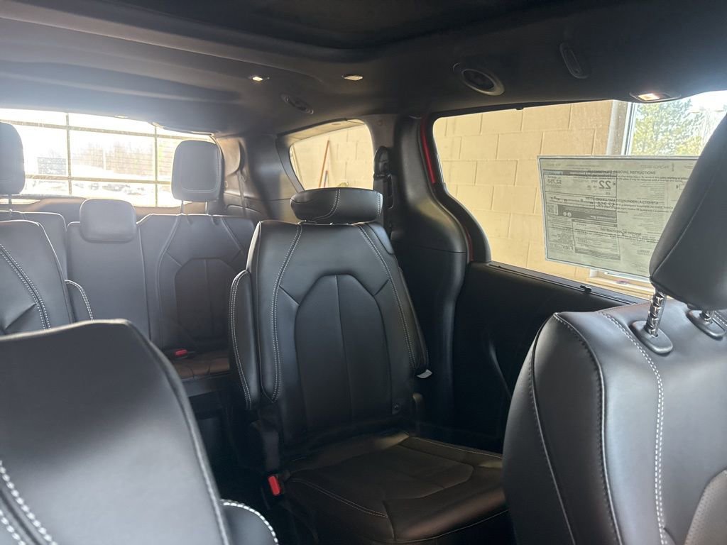 New 2026 Chrysler Pacifica Select image 61