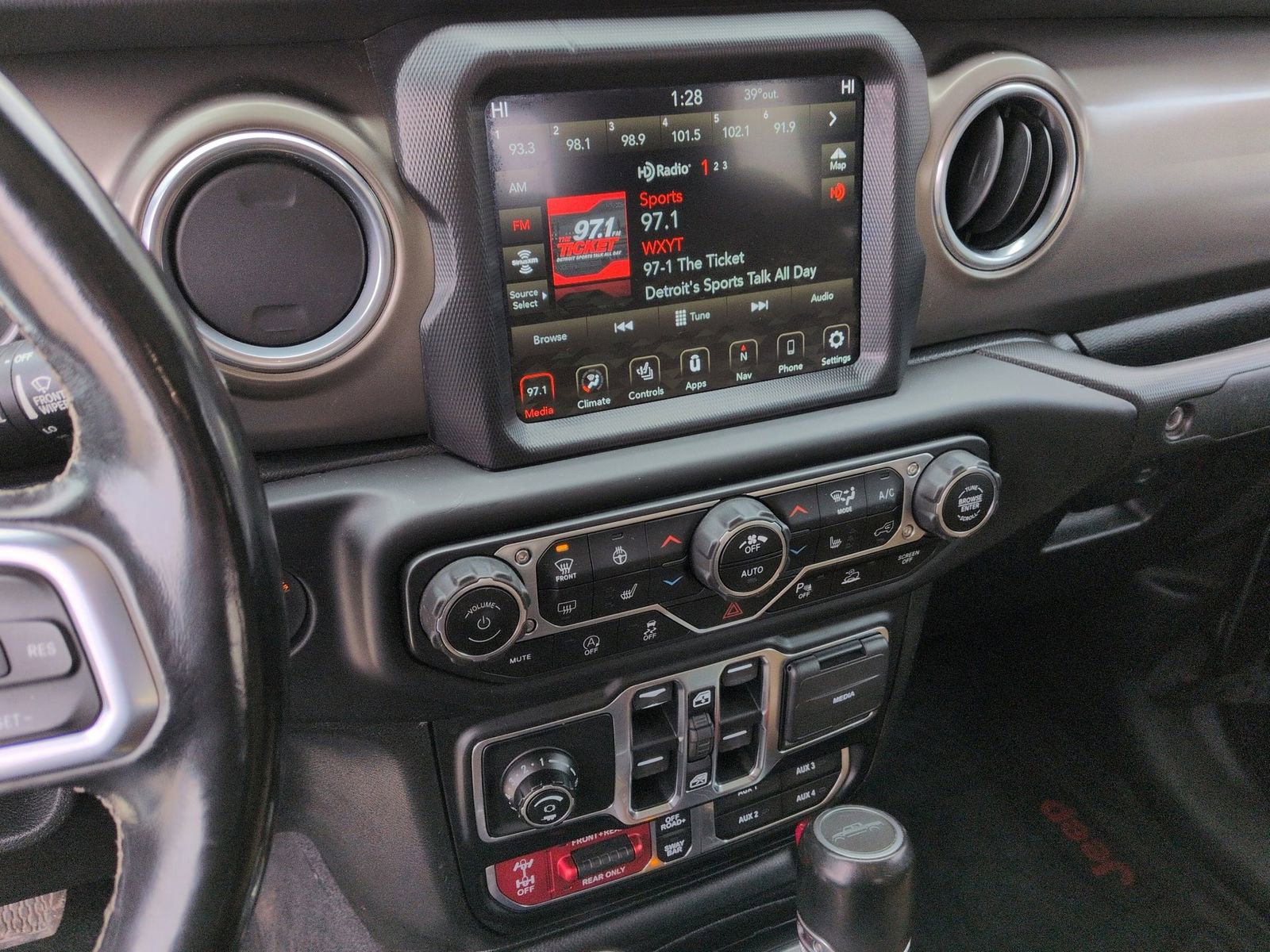 Used 2020 Jeep Gladiator Rubicon w/ Uconnect 4C Nav & Sound Group AWD/4WD image 34