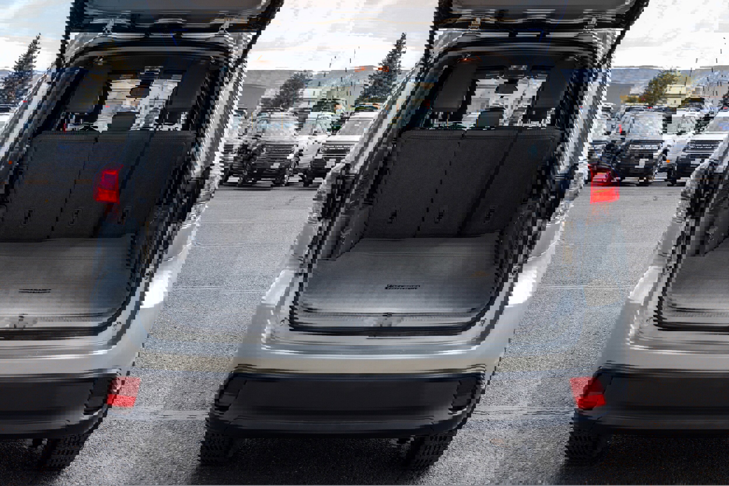 Used 2017 Toyota Highlander Plus w/ Carpet Mat Package image 7