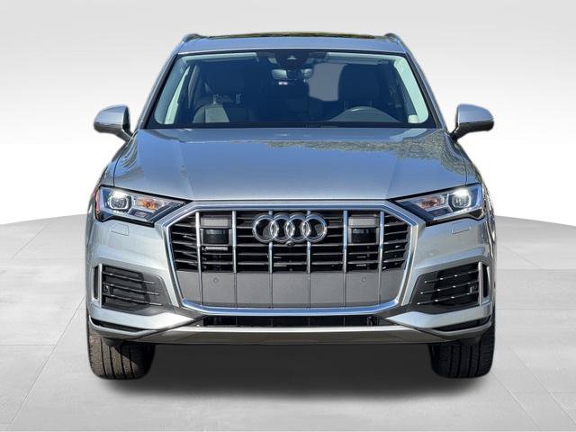 Used 2023 Audi Q7 2.0T Premium w/ Convenience Package AWD/4WD image 2