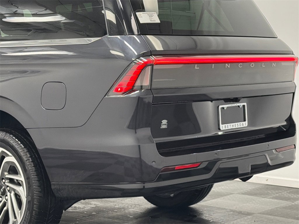 New 2026 Lincoln Navigator L Reserve image 7