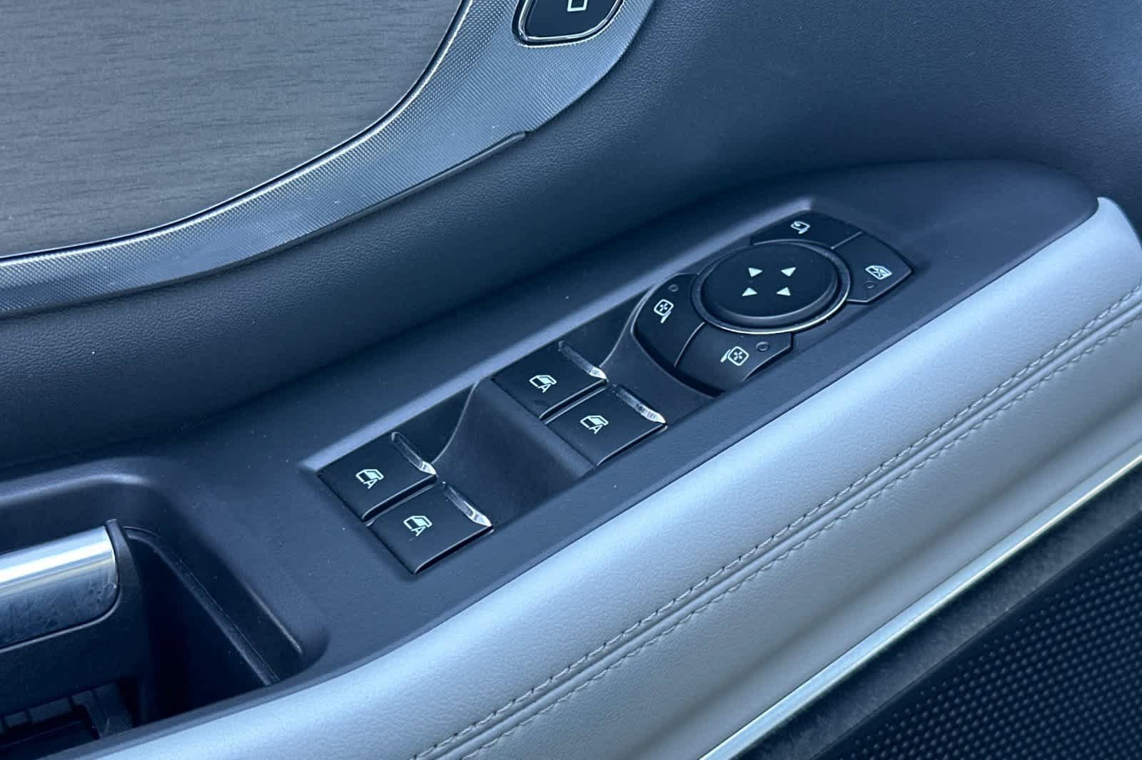 Certified 2025 Ford Expedition Platinum image 13
