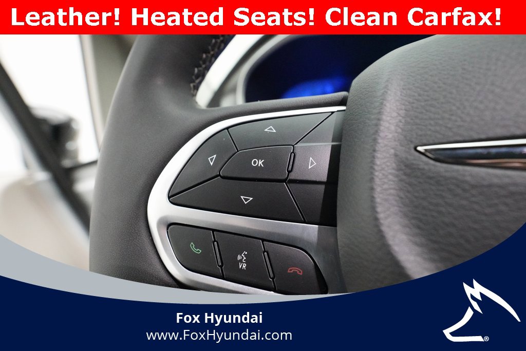 Used 2024 Chrysler Pacifica Touring-L image 18