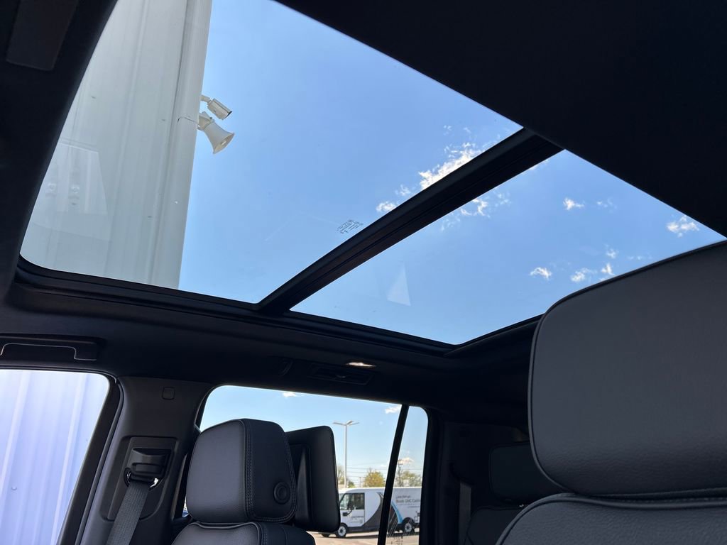 New 2026 GMC Yukon XL Denali w/ Denali Reserve Package AWD/4WD image 17