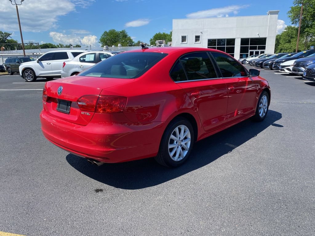 Used 2013 Volkswagen Jetta SE FWD image 4