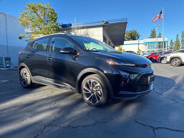 Used 2023 Chevrolet Bolt EUV Premier FWD image 2