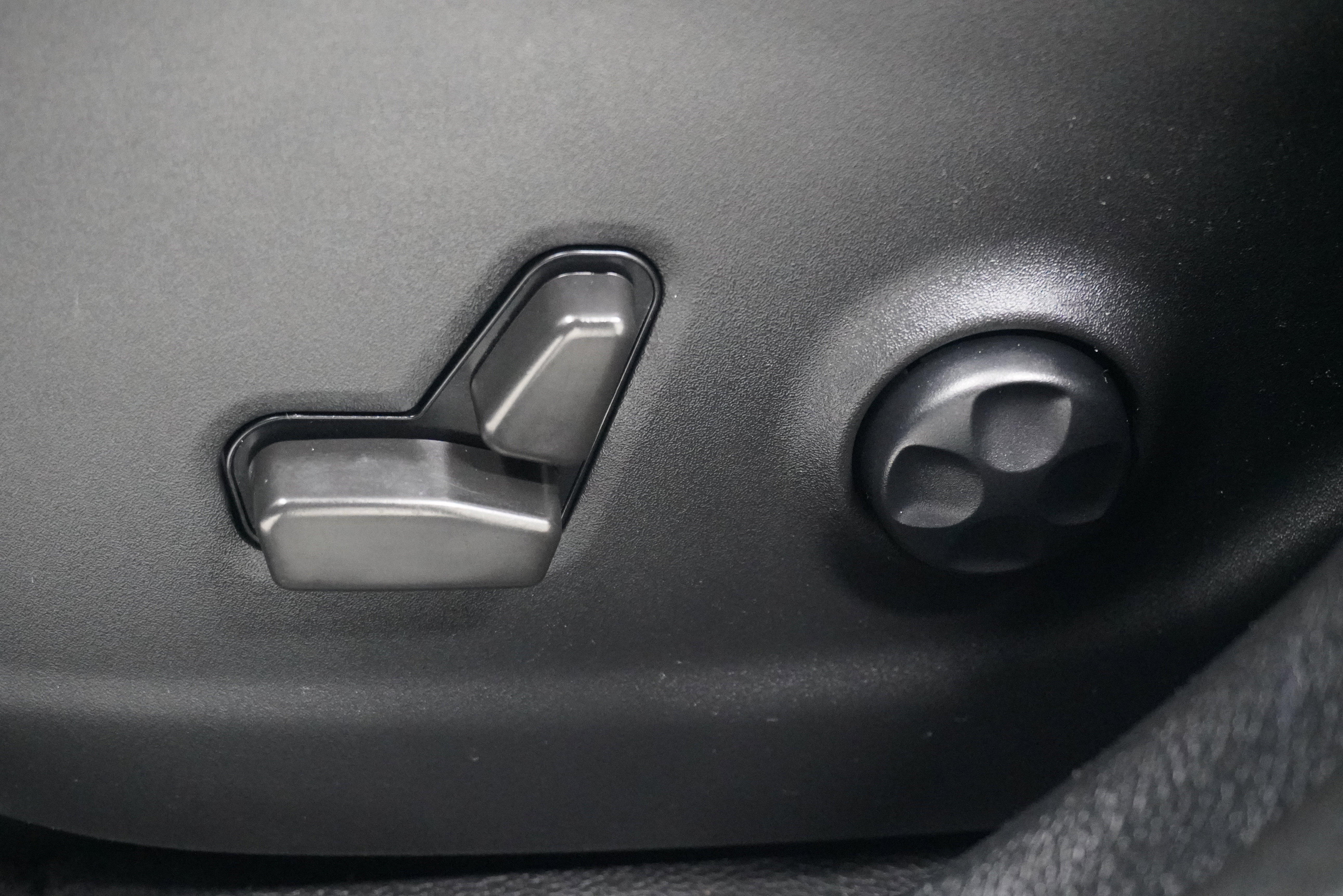 Used 2021 Jeep Cherokee Latitude Plus image 12