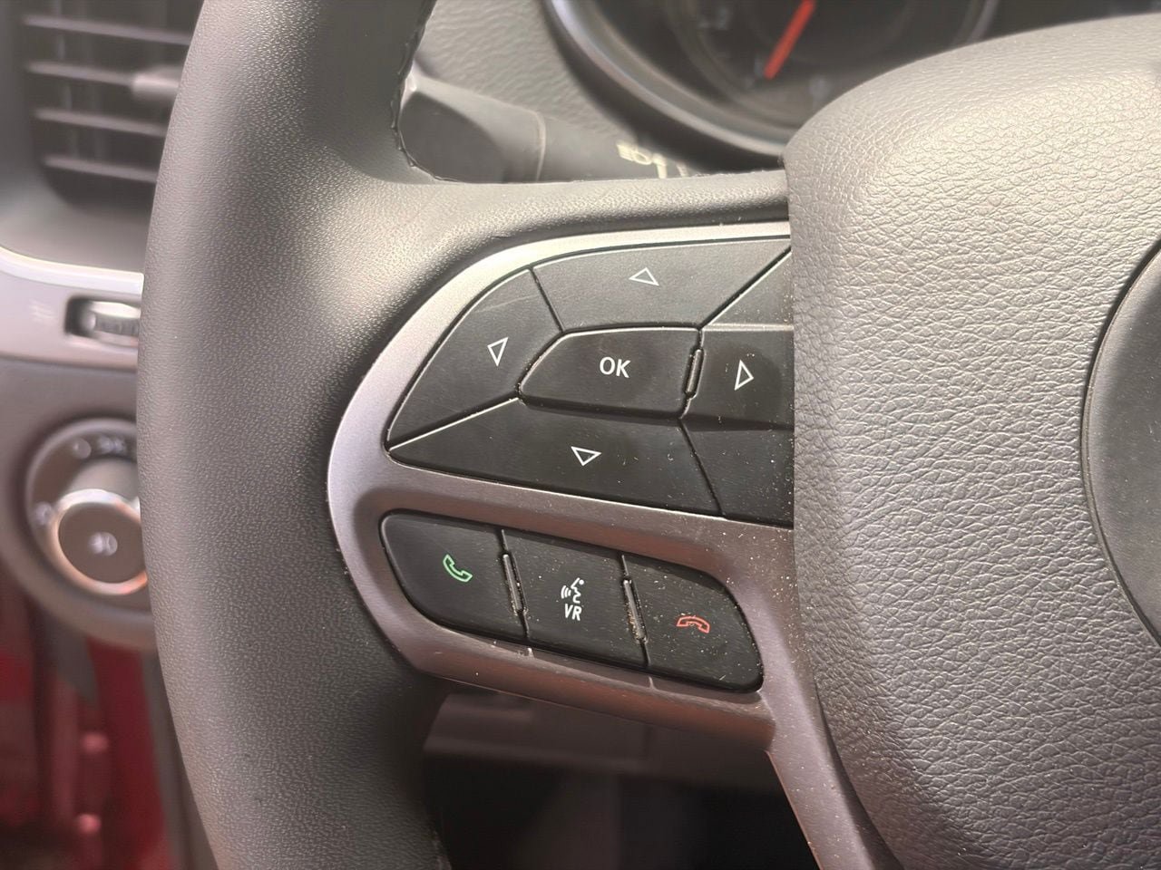 Used 2022 Jeep Cherokee Latitude Lux FWD image 28
