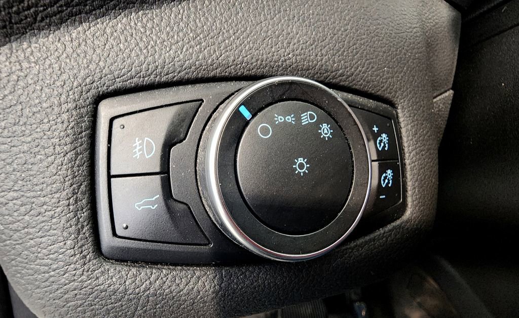 Used 2017 Ford Escape Titanium FWD image 33