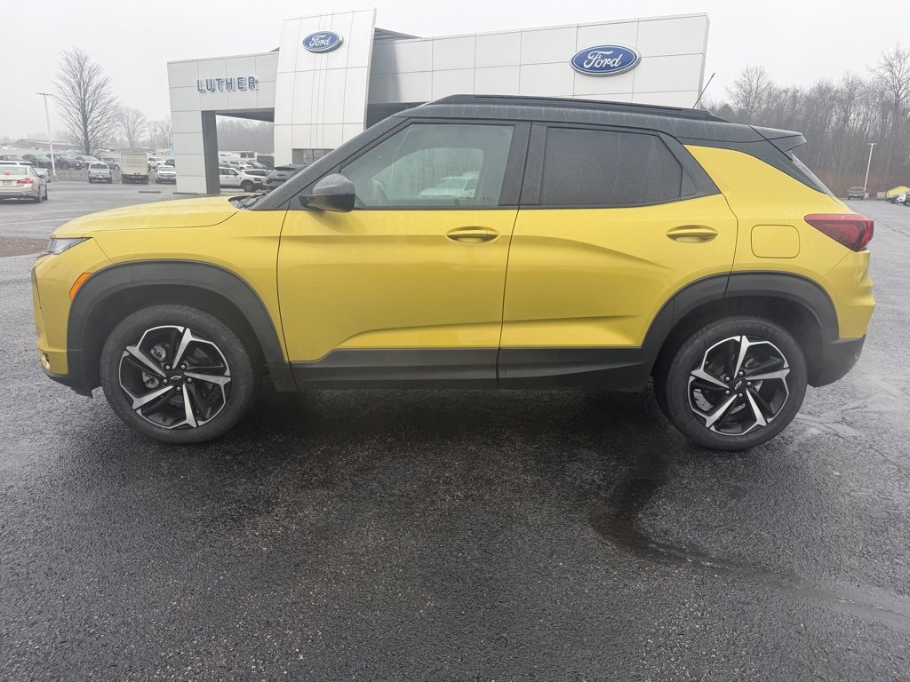 Used 2023 Chevrolet TrailBlazer RS w/ Sun and Liftgate Package image 2