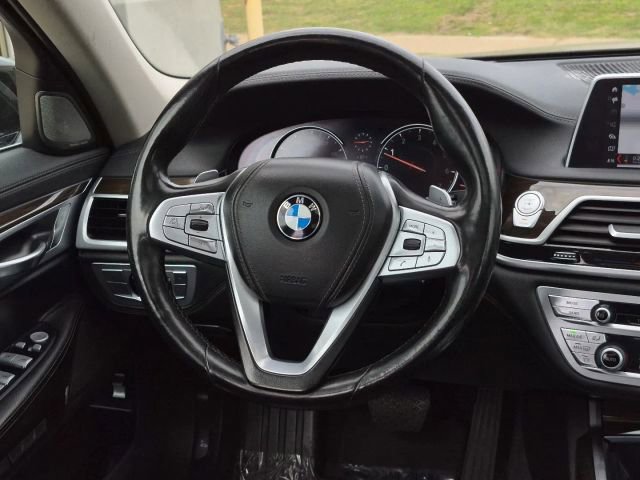 Used 2018 BMW 740i RWD image 21