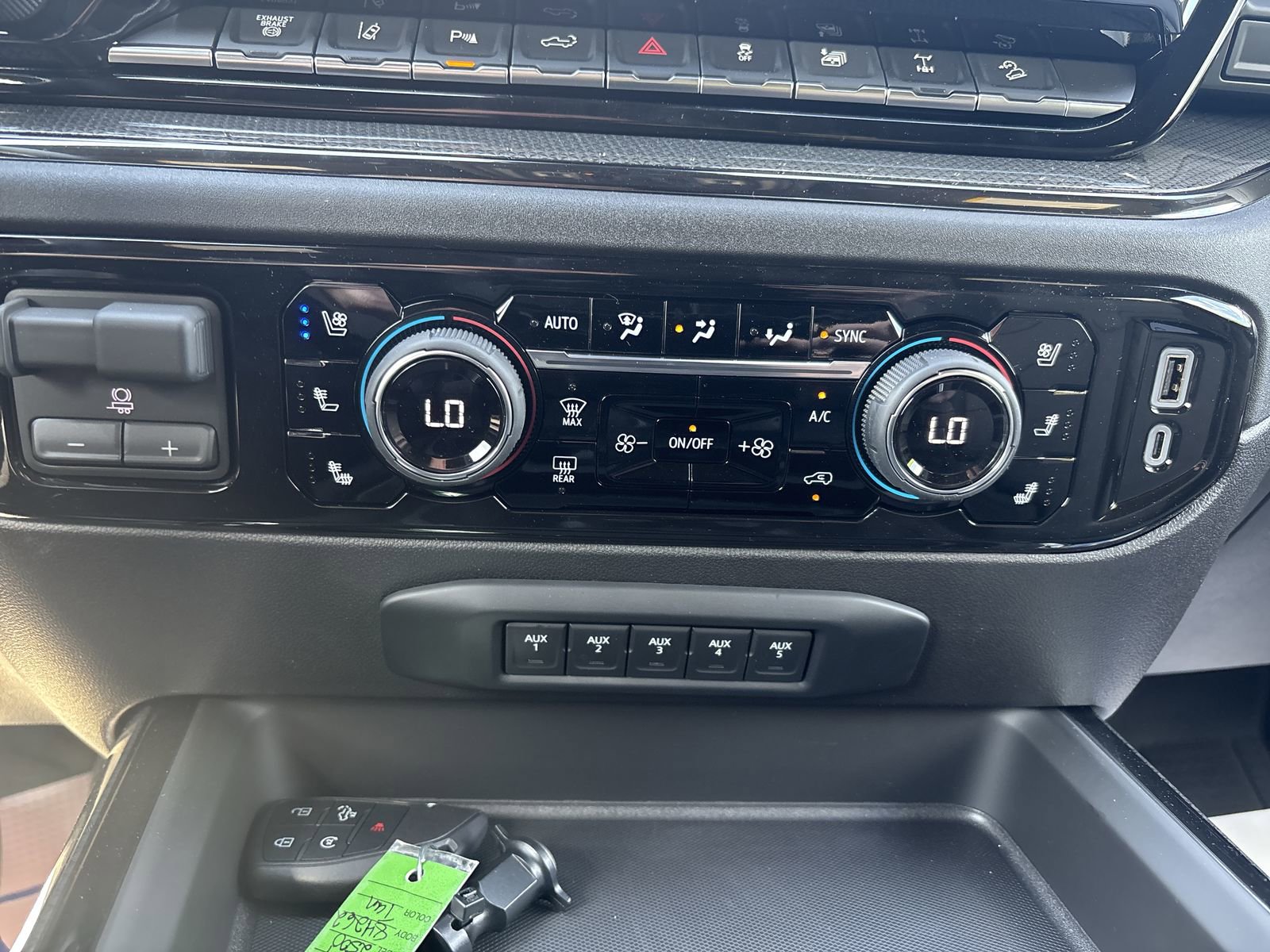 New 2026 Chevrolet Silverado 2500 ZR2 AWD/4WD image 18