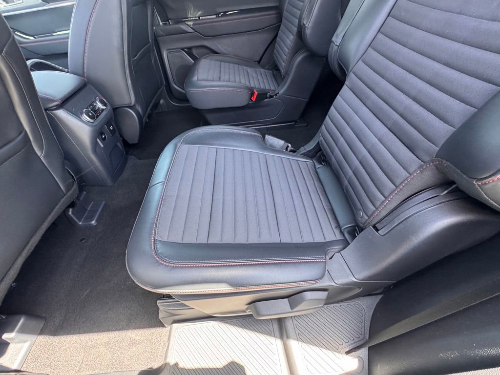 Certified 2025 Ford Explorer ST-Line w/ Premium Package RWD image 30