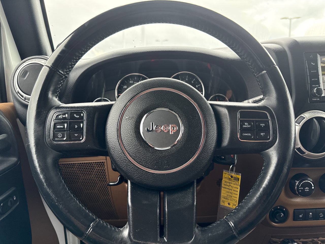Used 2014 Jeep Wrangler Unlimited Rubicon w/ Connectivity Group AWD/4WD image 16