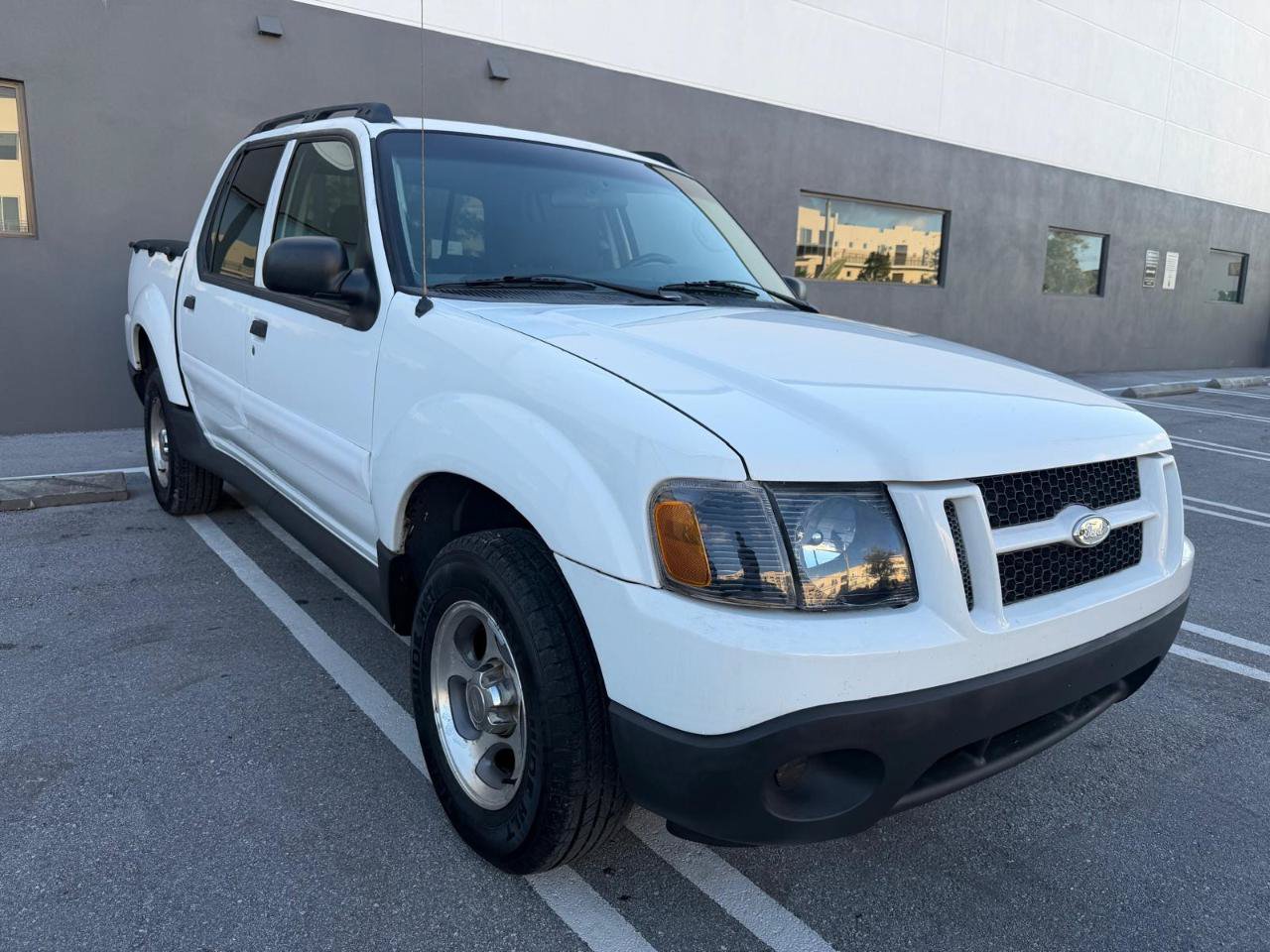 Used 2005 Ford Explorer Sport Trac XLT RWD image 5