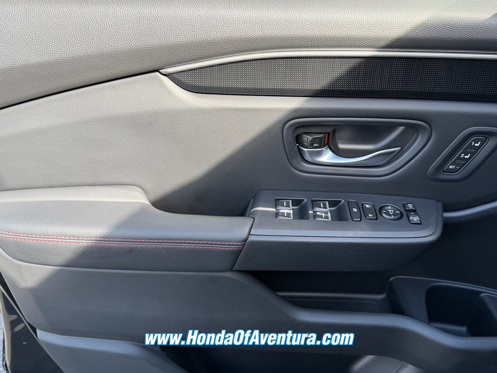 Certified 2025 Honda Pilot Black Edition image 14