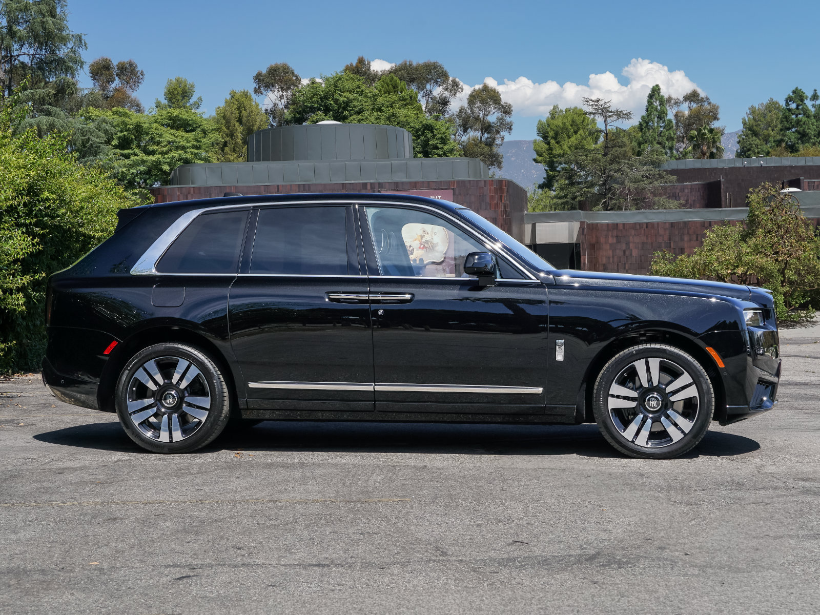 New 2027 Rolls-Royce Cullinan AWD/4WD image 8
