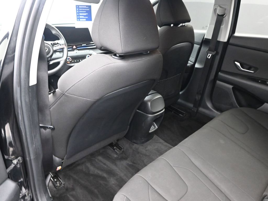 Used 2024 Hyundai Elantra SEL w/ Convenience Package image 20